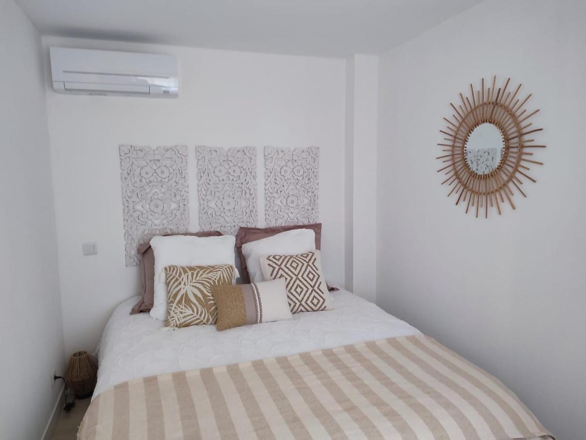 Magnifique Appartement 2 Chambres Avec 50 M2 De Jardin Privatif ลา โคร ภายนอก รูปภาพ