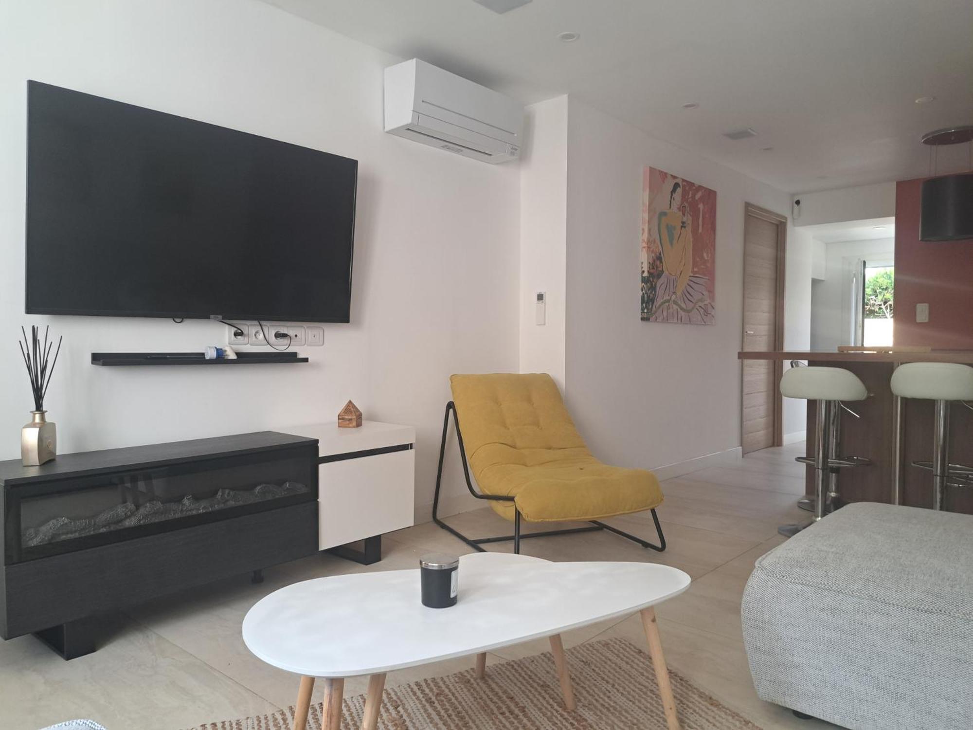 Magnifique Appartement 2 Chambres Avec 50 M2 De Jardin Privatif ลา โคร ห้อง รูปภาพ